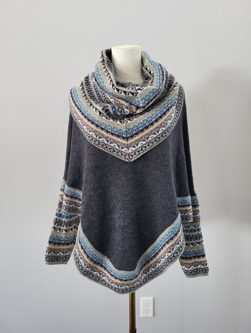 JAHUARI Alpaca Wool Poncho Sweater Fair Isle Cowl Neck Small Boho Cozy